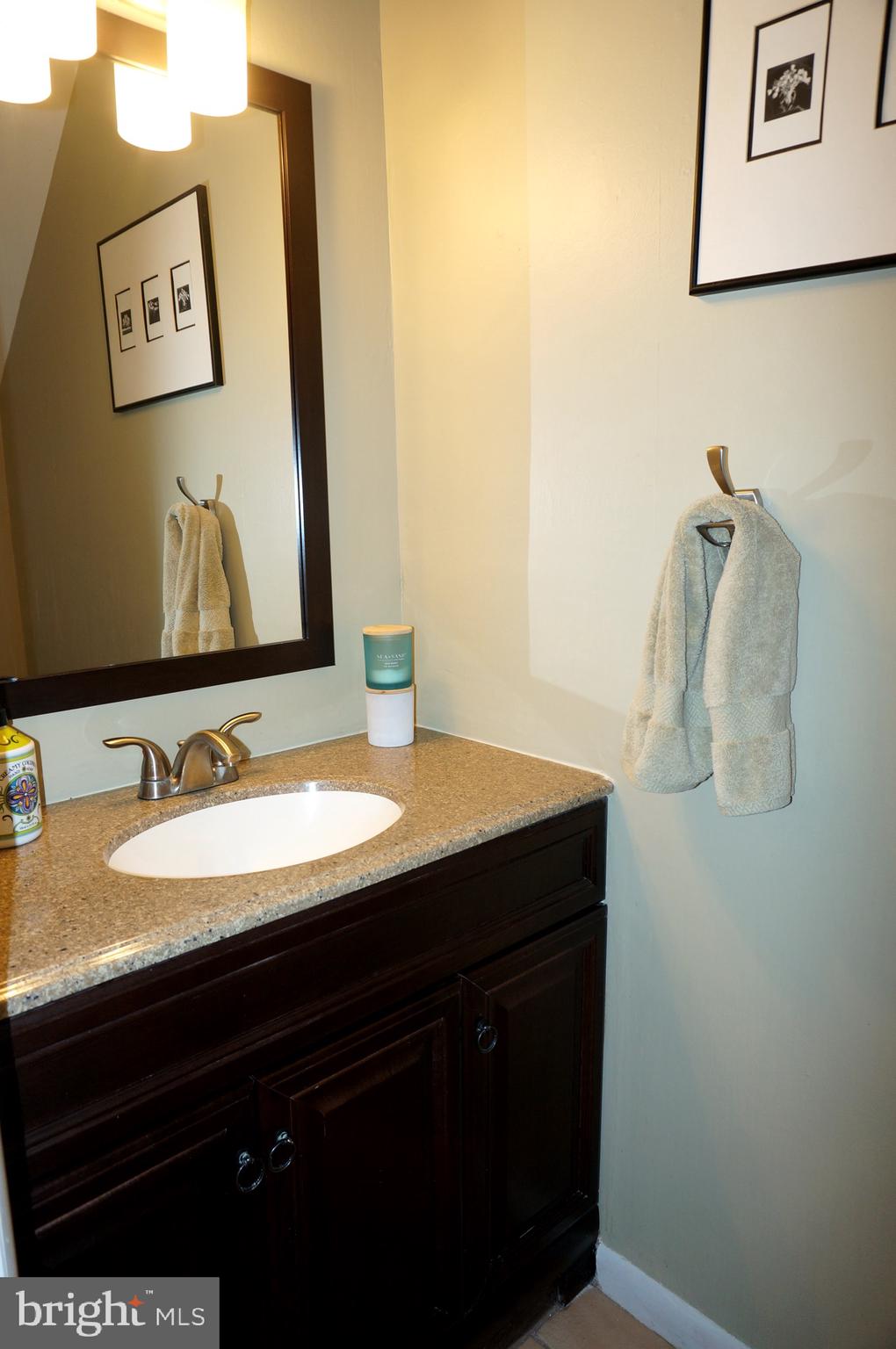 530 Mountain View Road Middletown, PA 17057 - Photo 17 of 39 1st Floor Half Bath in Hallway