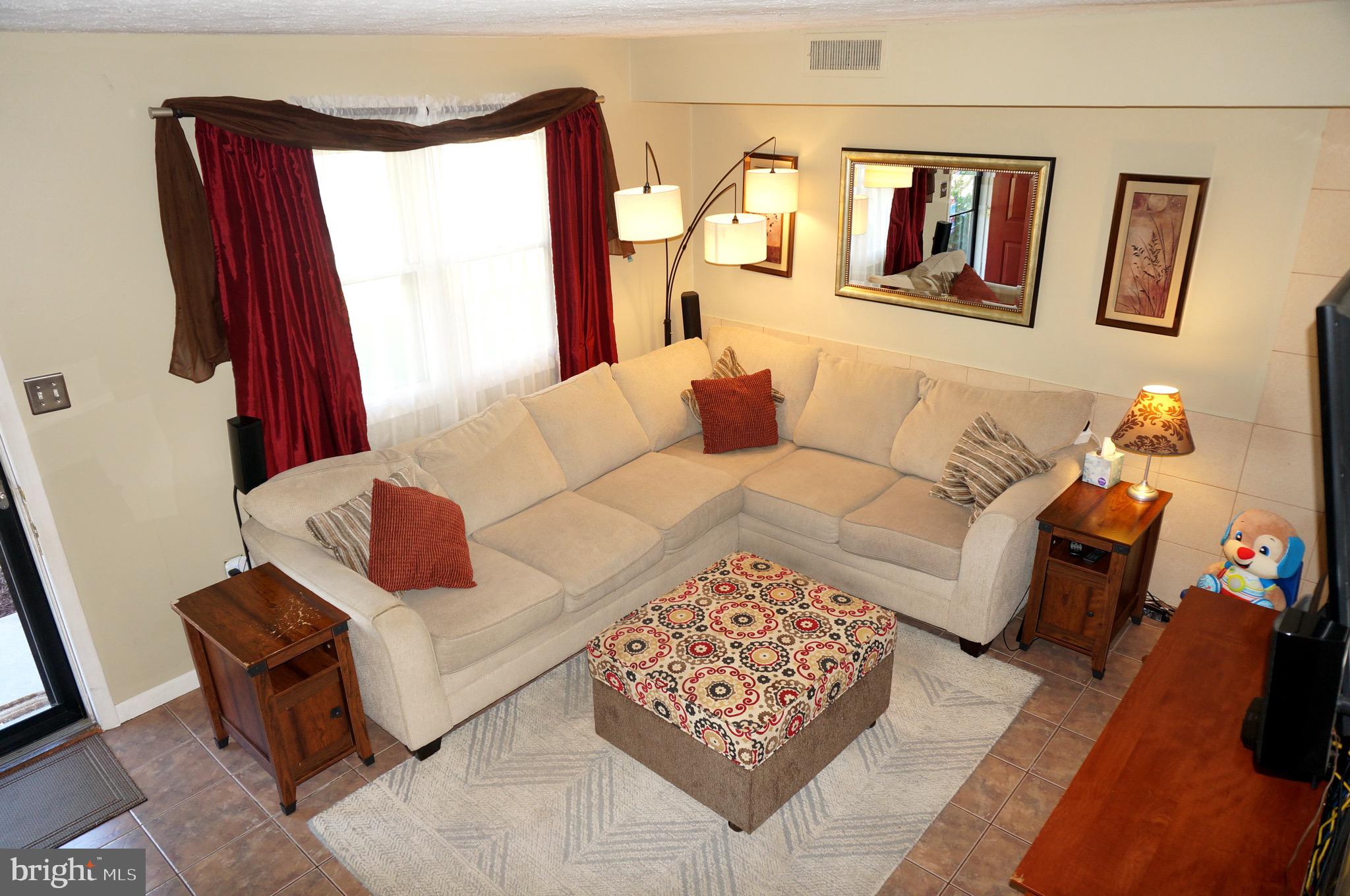530 Mountain View Road Middletown, PA 17057 - Photo 7 of 39 Living Room with Ceramic Tile Flooring