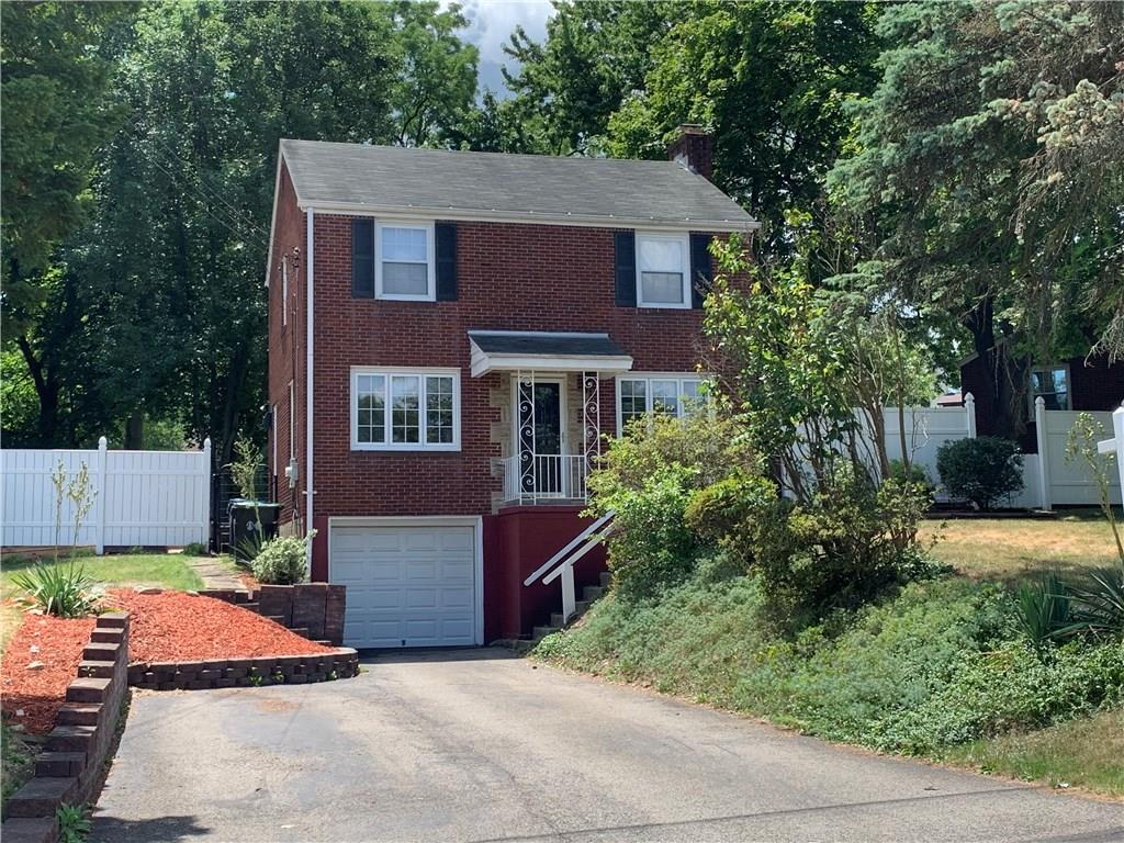 1140 Hazlett Road Pittsburgh, PA 15237 - Photo 2 of 25 Large front yard