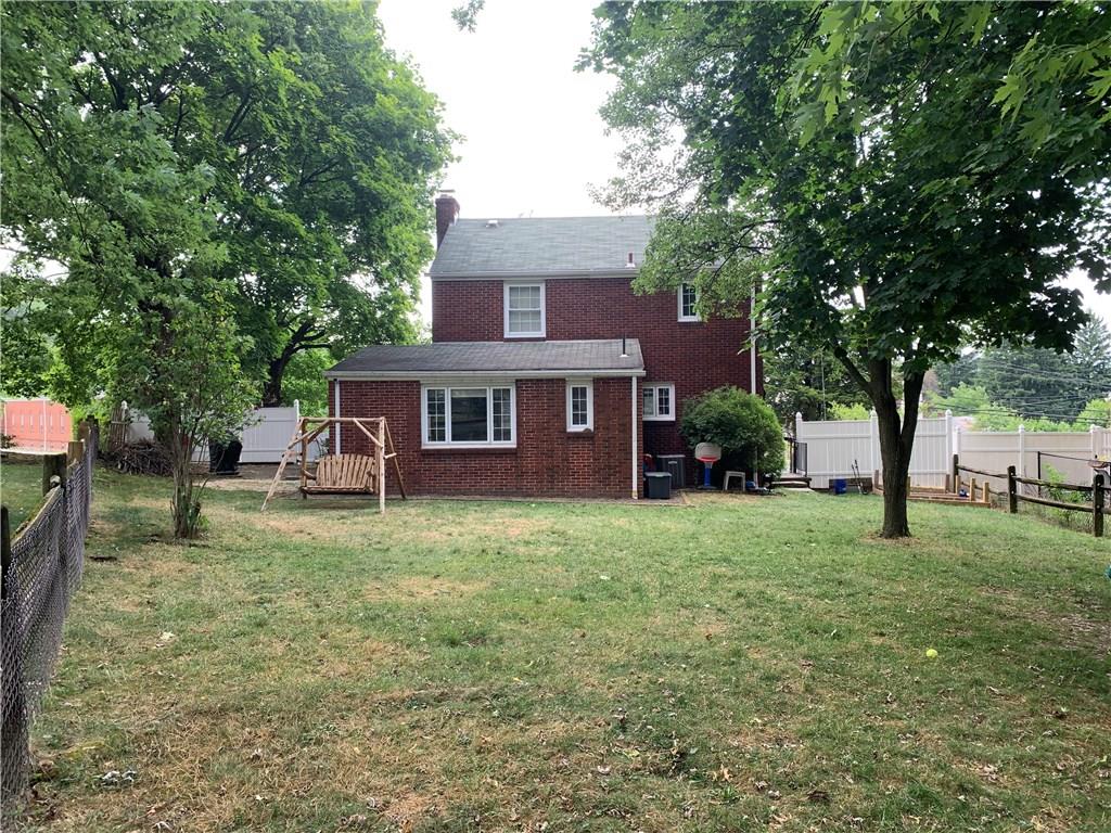 1140 Hazlett Road Pittsburgh, PA 15237 - Photo 6 of 25 Fenced back yard