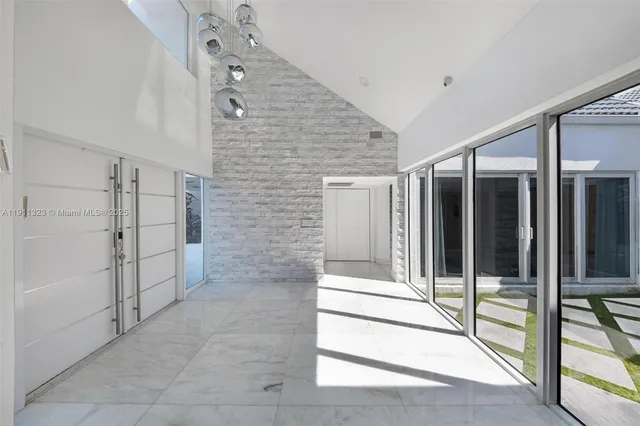 $3,990,000 | 449 Holiday Drive, Hallandale Beach, FL 33009