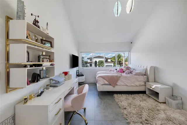 $3,990,000 | 449 Holiday Drive, Hallandale Beach, FL 33009