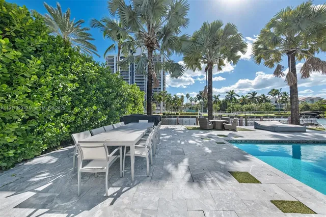 $3,990,000 | 449 Holiday Drive, Hallandale Beach, FL 33009