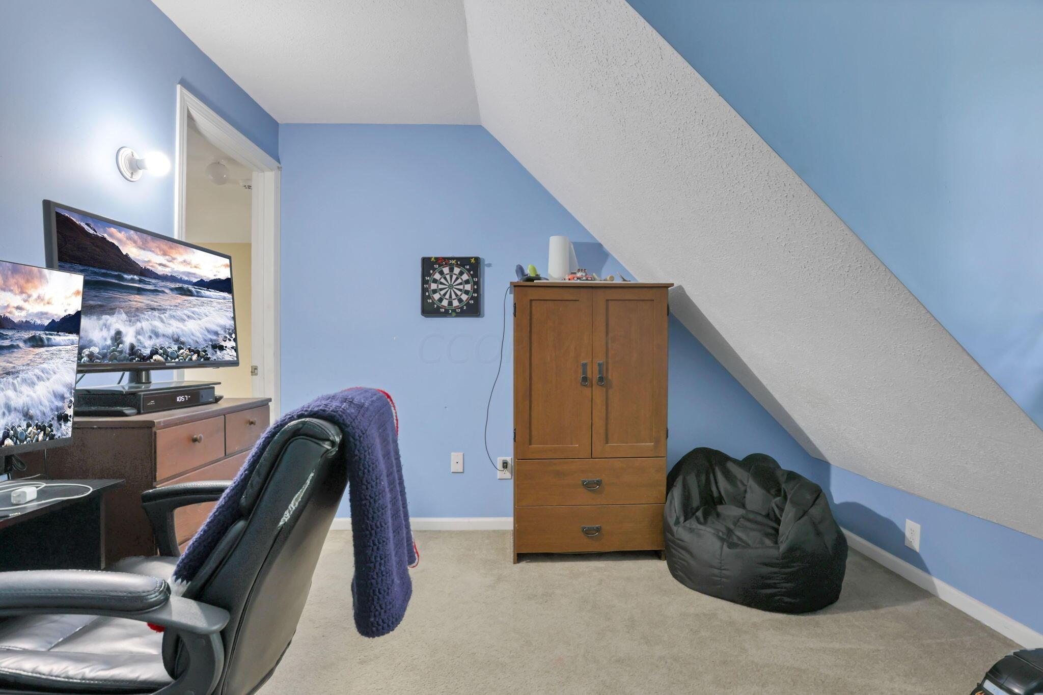 550 Country Club Road Columbus, OH 43213 - Photo 35 of 60 2nd level den/office/bedroom #4