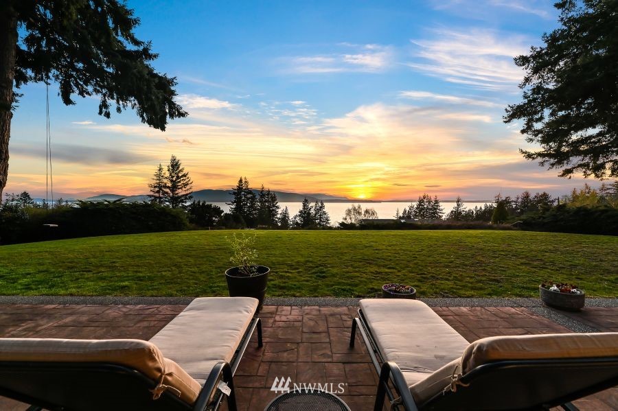 424 Fieldston Road Bellingham, WA 98225 - Photo 2 of 39
