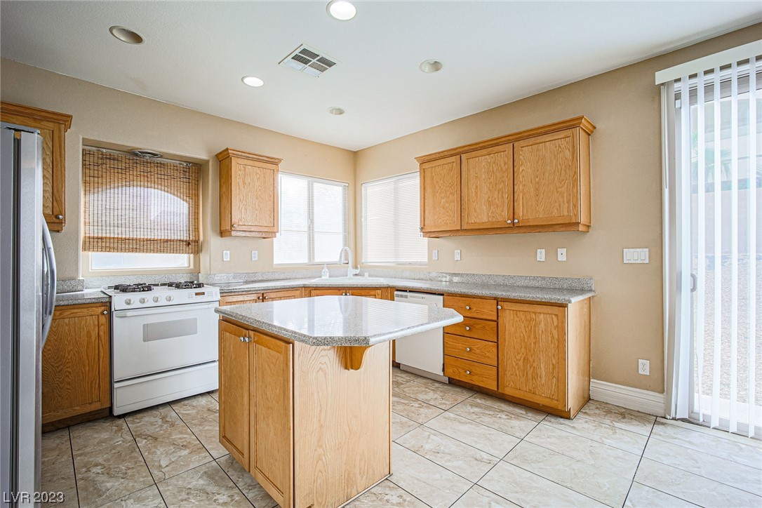 209 Short Ruff Way Las Vegas, NV 89148 - Photo 12 of 44 Gallery Image 12