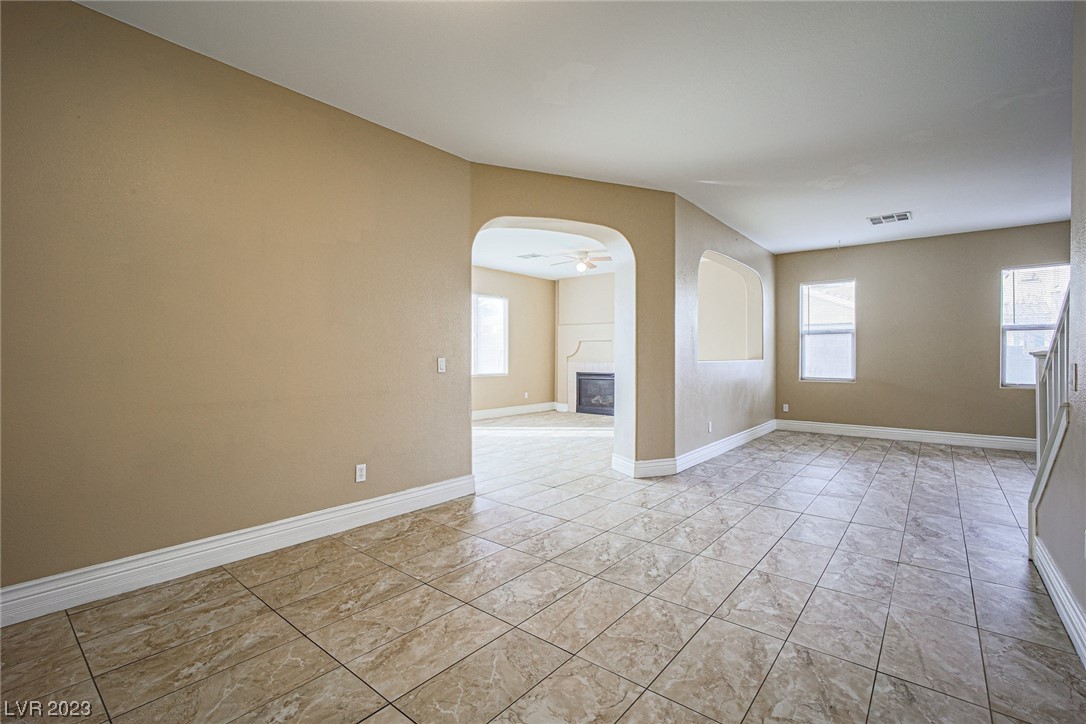209 Short Ruff Way Las Vegas, NV 89148 - Photo 8 of 44 Gallery Image 8