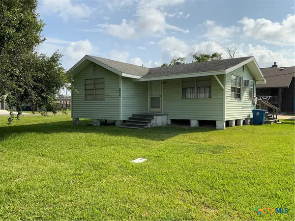 $325,000 | 103 South Washington Ave Port, Port O'Connor, TX 77982