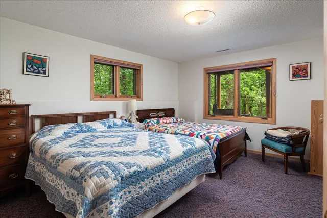 $500,000 | 61651 Hawk Point Road, Ferryville, WI 54628