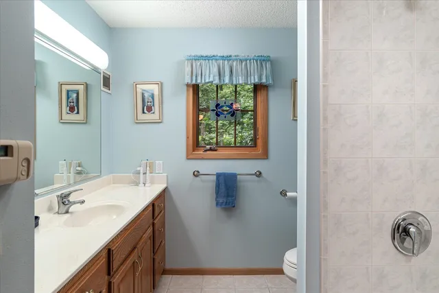 $500,000 | 61651 Hawk Point Road, Ferryville, WI 54628