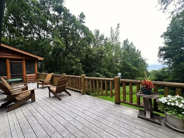 $500,000 | 61651 Hawk Point Road, Ferryville, WI 54628