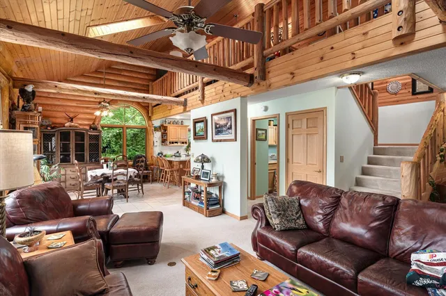 $500,000 | 61651 Hawk Point Road, Ferryville, WI 54628