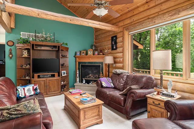 $500,000 | 61651 Hawk Point Road, Ferryville, WI 54628