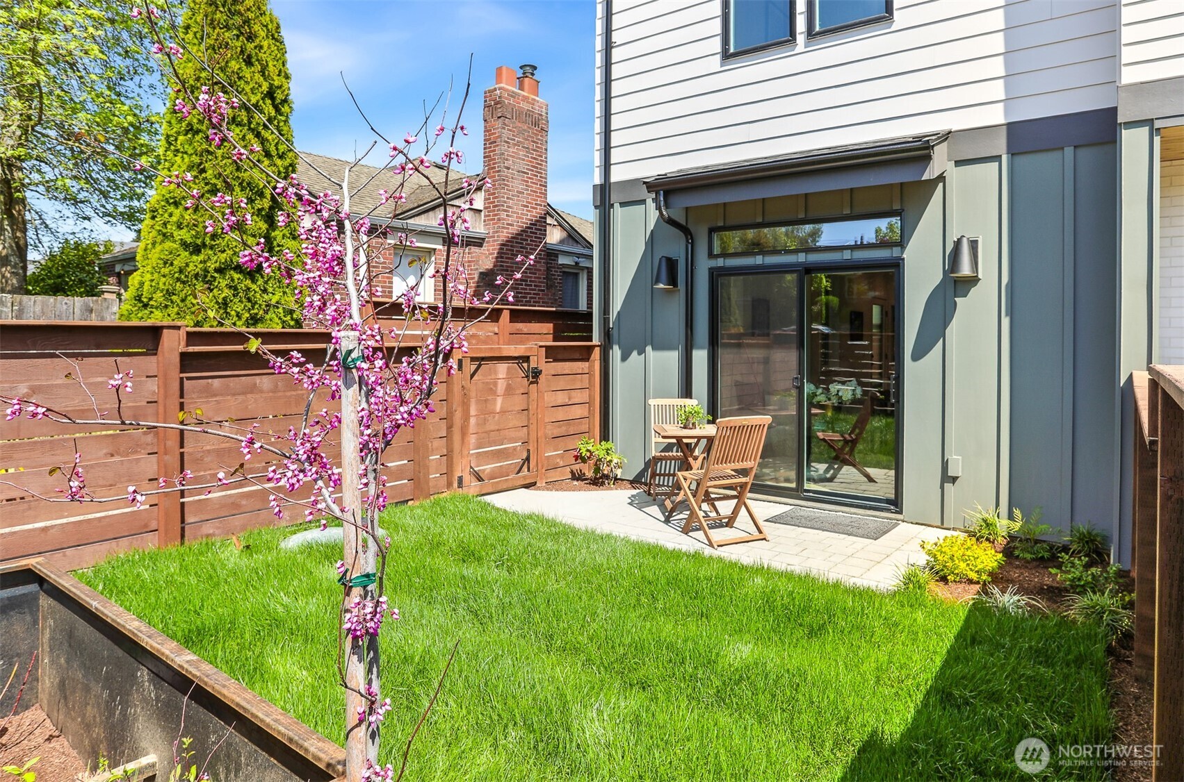 8330 24th Avenue Northwest Seattle, WA 98117 - Photo 27 of 38