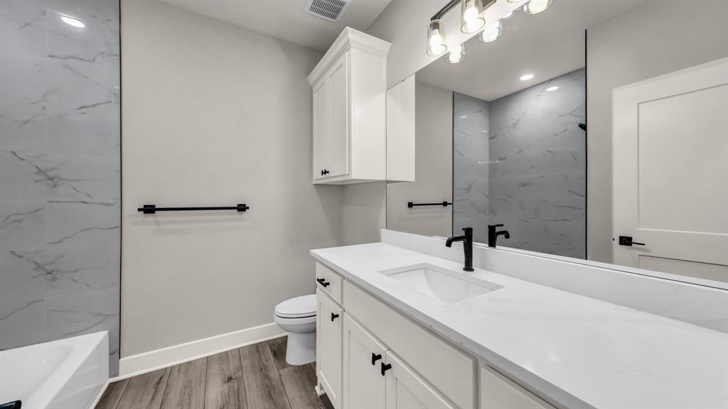 151 County Road 2610 Decatur, TX 76234 - Photo 27 of 38 Secondary bath