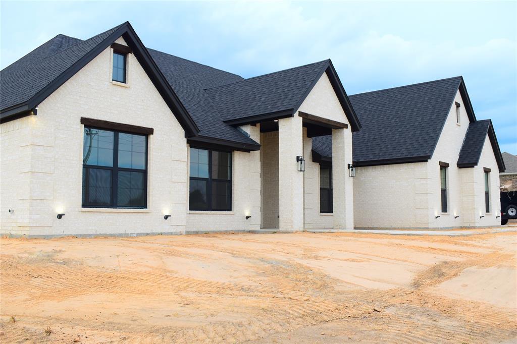 151 County Road 2610 Decatur, TX 76234 - Photo 5 of 38 View of front of home