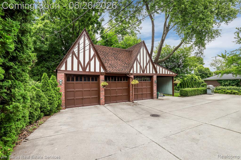 764 Harcourt Road Grosse Pointe Park, MI 48230 - Photo 37 of 42