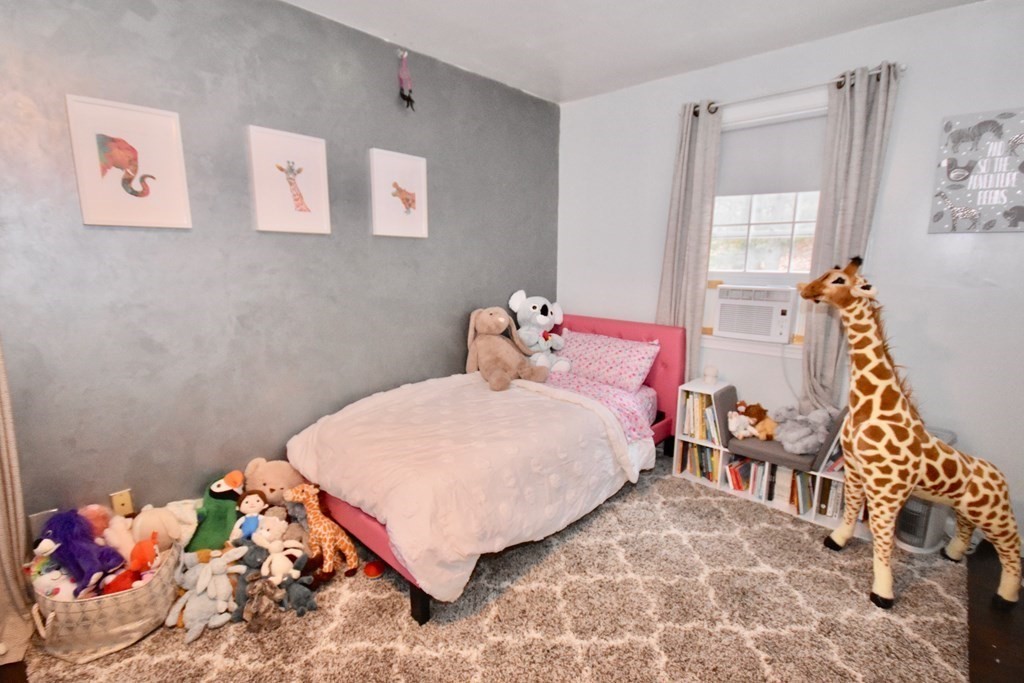 137 Logtown Road Amherst, MA 01002 - Photo 13 of 21 Gallery Image 13