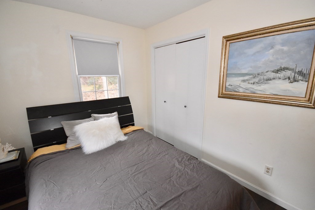 137 Logtown Road Amherst, MA 01002 - Photo 8 of 21 Gallery Image 8