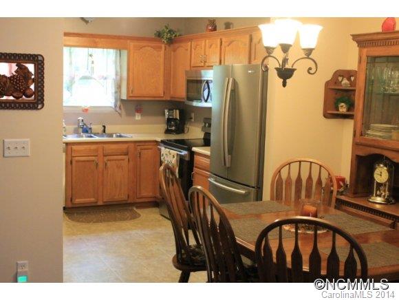 40 A Queen Road Candler, NC 28715 - Photo 5 of 12 Gallery Image 5