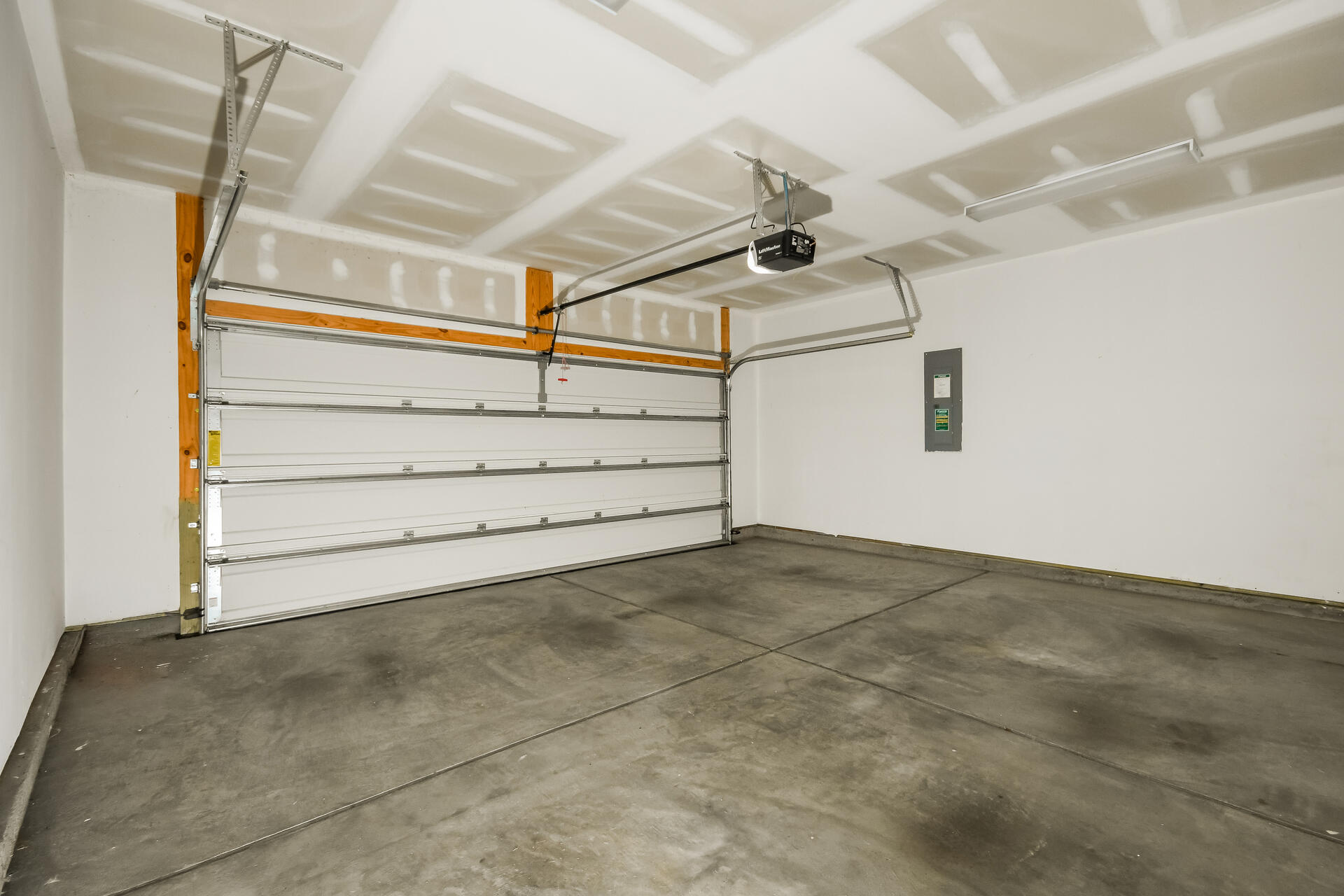 9774 Seed Street Ladson, SC 29456 - Photo 17 of 19 18-photo-Garage-af037aed-72d7-4d4b-bfef-