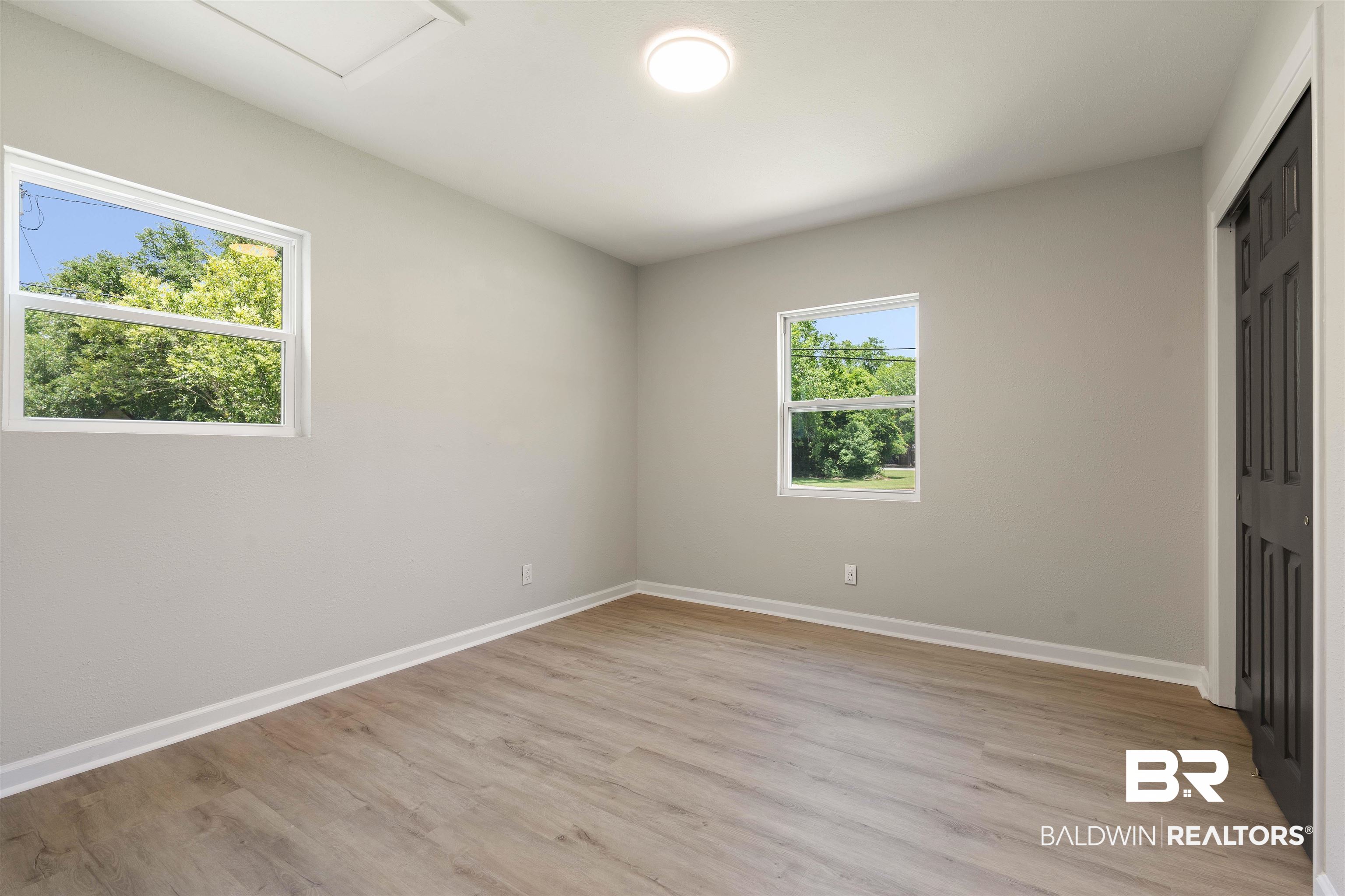 1671 Dothan Street Mobile, AL 36618 - Photo 20 of 25