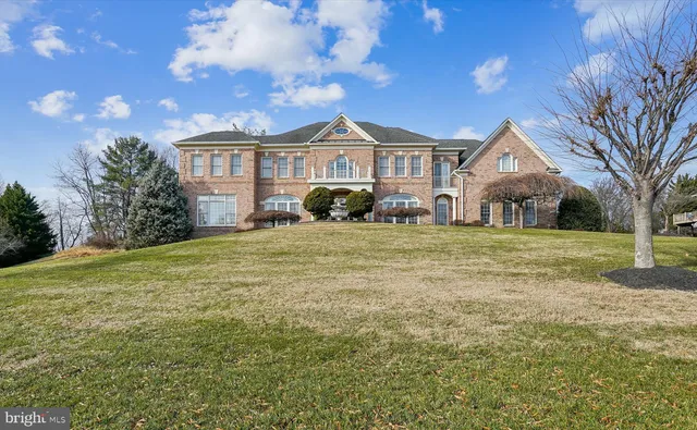 $2,700,000 | 11046 Heathland Drive, Oakton, VA 22124