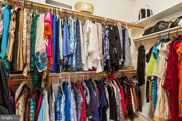 $2,499,900 | 11046 Heathland Drive, Oakton, VA 22124