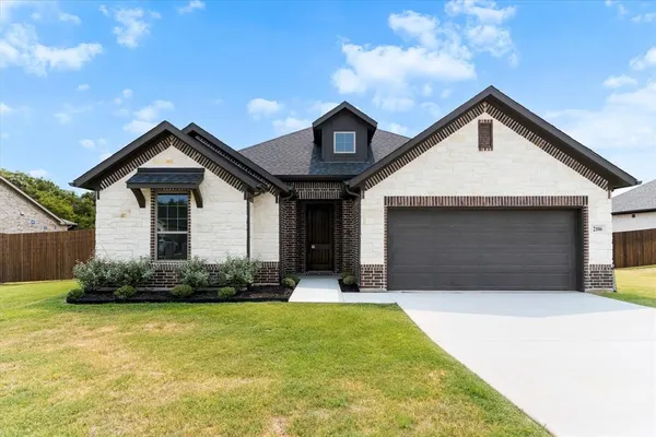 $359,000 | 2106 Briarwood Drive, Bridgeport, TX 76426