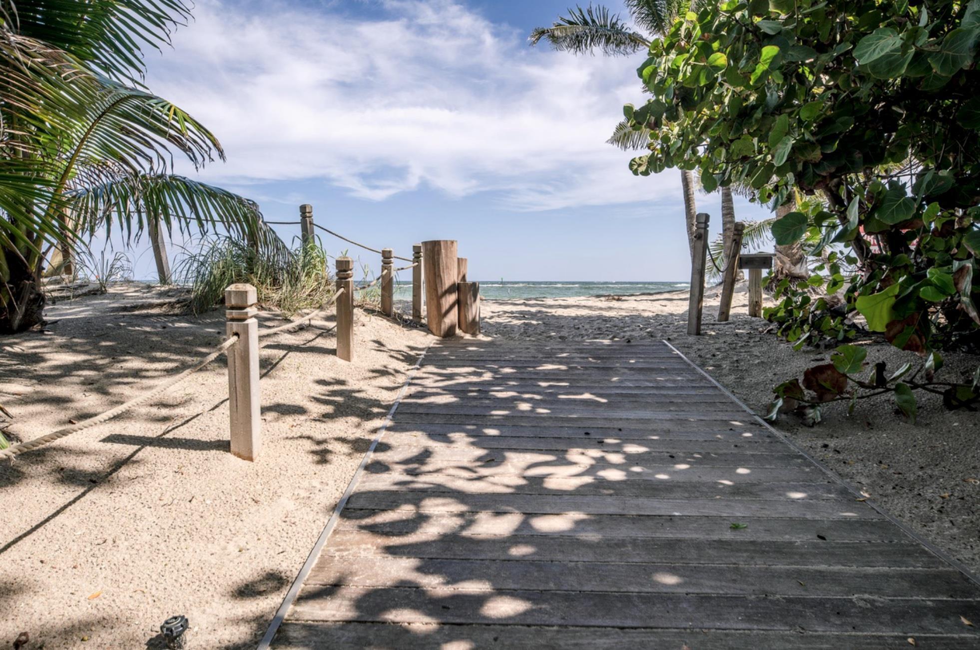 3205 Leigh Road Pompano Beach, FL 33062 - Photo 39 of 40 WalkwayToBeach