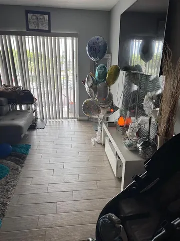 $195,000 | 1001 Hillcrest Court, Unit 314, Hollywood, FL 33021