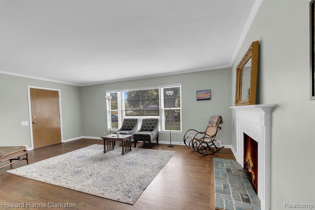 813 Harcourt Road Grosse Pointe Park, MI 48230 - Photo 10 of 40