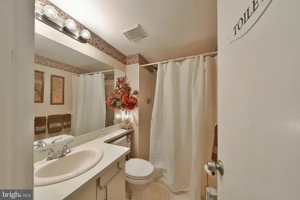 $260,000 | 1005 Valley Glen Road, Unit 237, Elkins Park, PA 19027