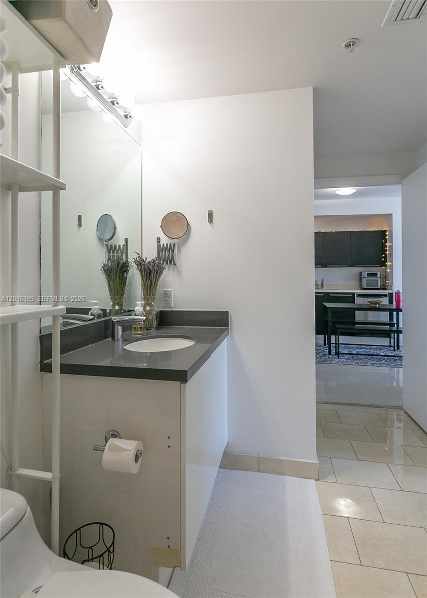 90 Southwest 3rd Street, Unit 1611 Miami, FL 33130 - Photo 13 of 44