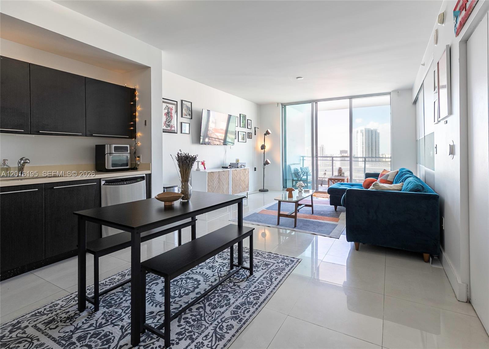 90 Southwest 3rd Street, Unit 1611 Miami, FL 33130 - Photo 5 of 44