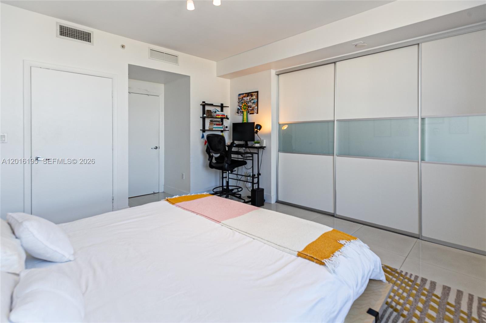 90 Southwest 3rd Street, Unit 1611 Miami, FL 33130 - Photo 9 of 44