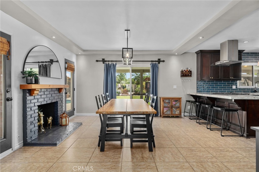 609 Cardinal Lane Redlands, CA 92374 - Photo 10 of 41 Dining Room