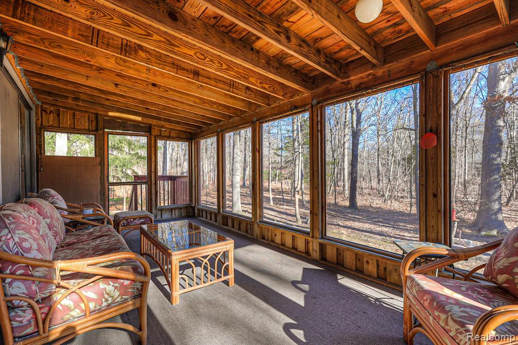1960 East Gunn Road Rochester, MI 48306 - Photo 11 of 52 Gallery Image 11