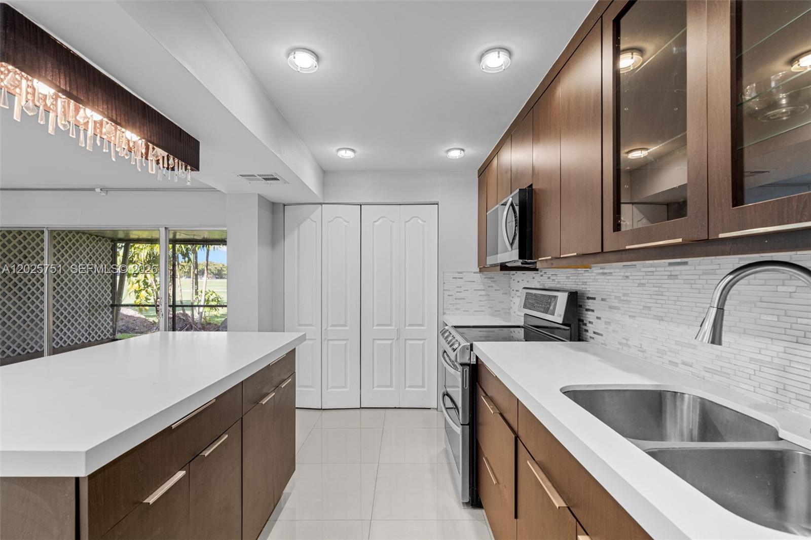 14357 Kendale Lakes Circle Miami, FL 33183 - Photo 29 of 67