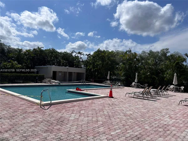 $185,000 | 9577 West McNab Road, Unit 110, Tamarac, FL 33321