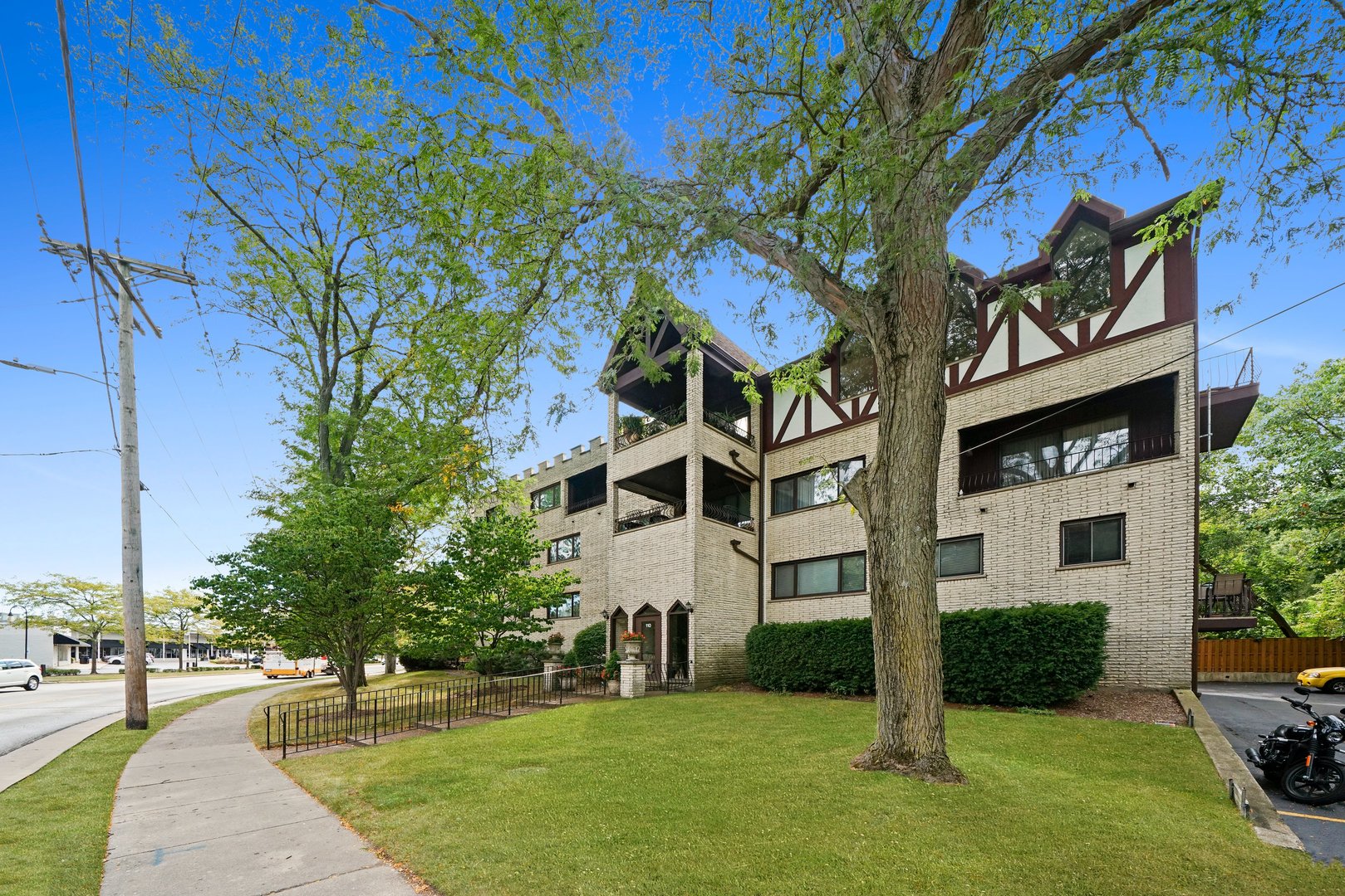 110 Green Bay Road, Unit 102 Glencoe, IL 60022 - Photo 3 of 43