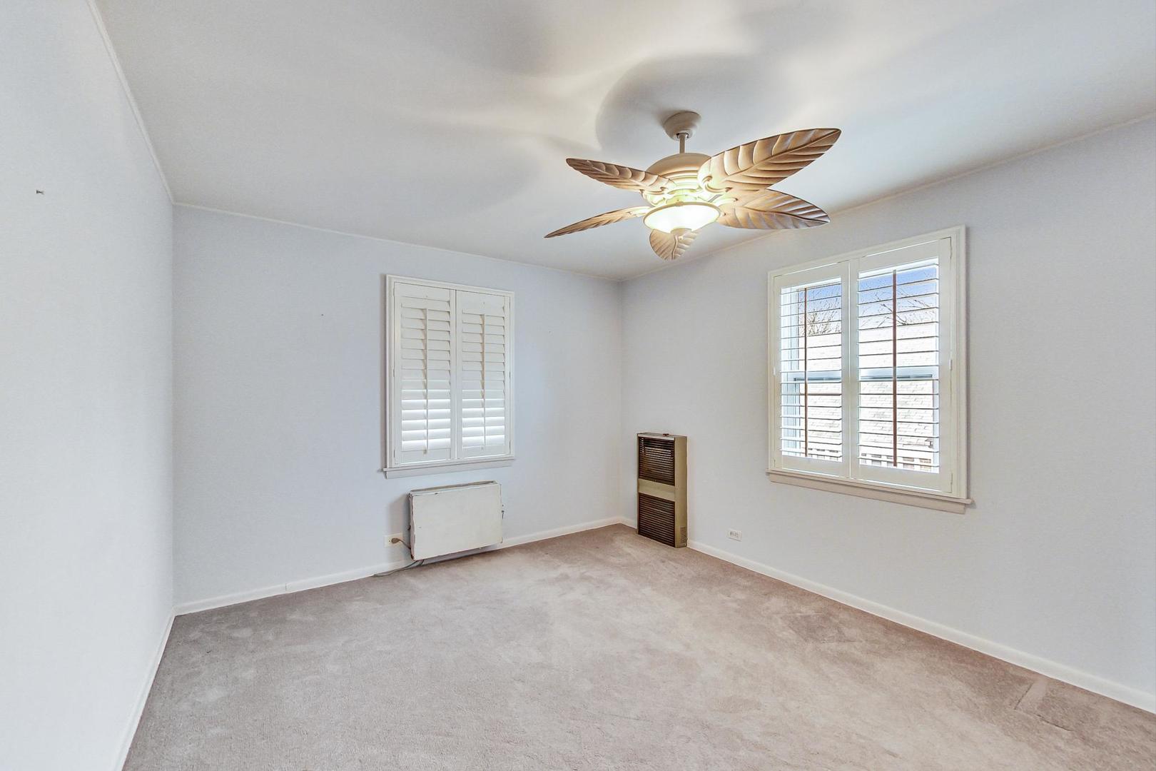 280 Nuttall Road Riverside, IL 60546 - Photo 27 of 52 a view of an empty room with a window