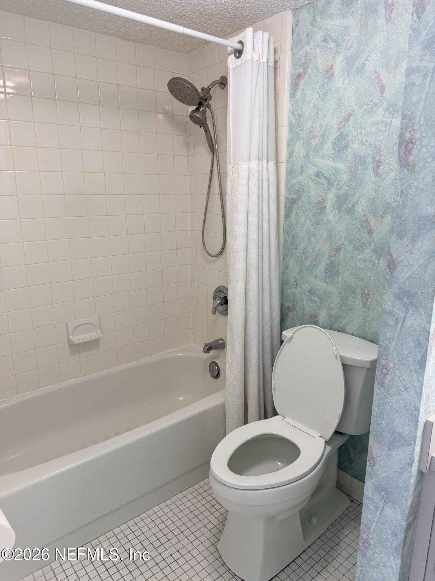 2280 Shepard Street, Unit 306 Jacksonville, FL 32211 - Photo 3 of 13 Primary bathtub