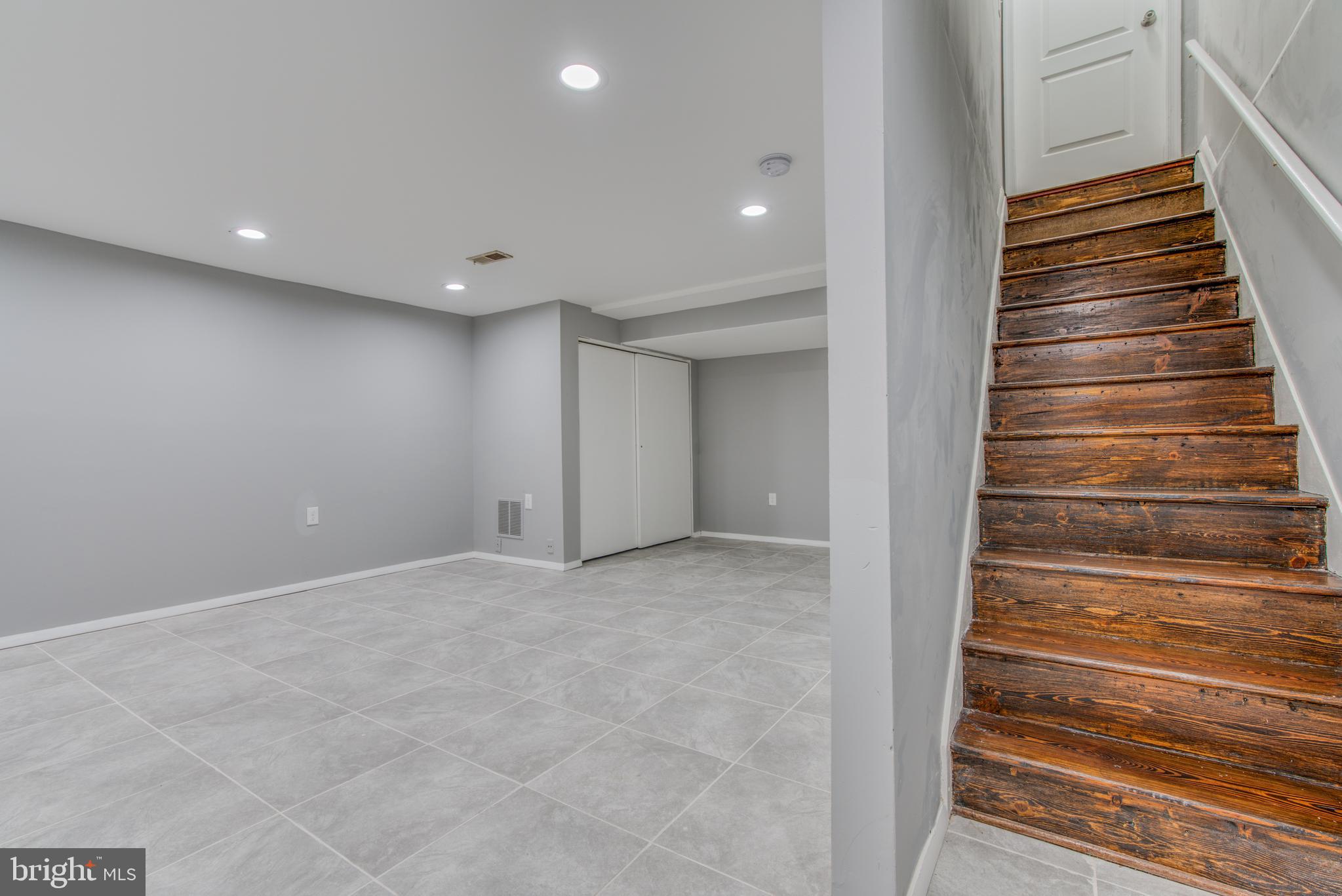 531 Grovethorn Road Baltimore, MD 21220 - Photo 20 of 56 a view of an entryway