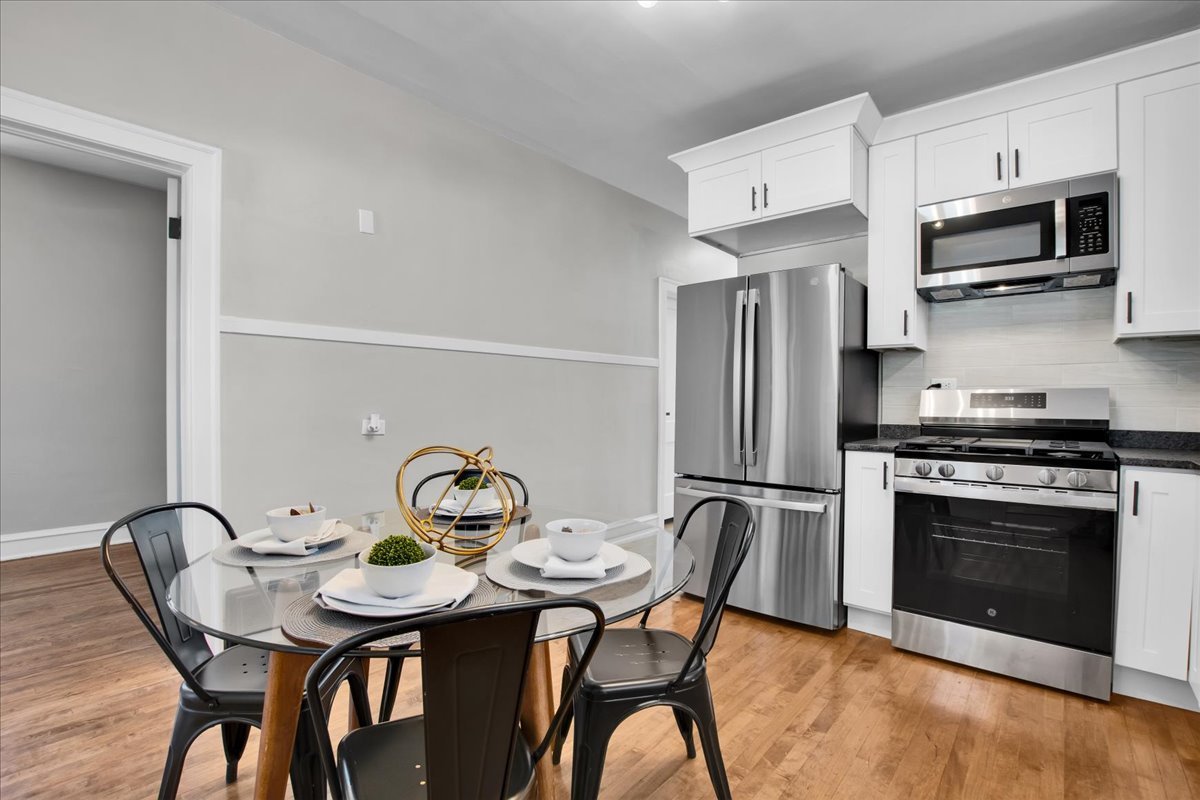 9824 South Escanaba Avenue Chicago, IL 60617 - Photo 15 of 30