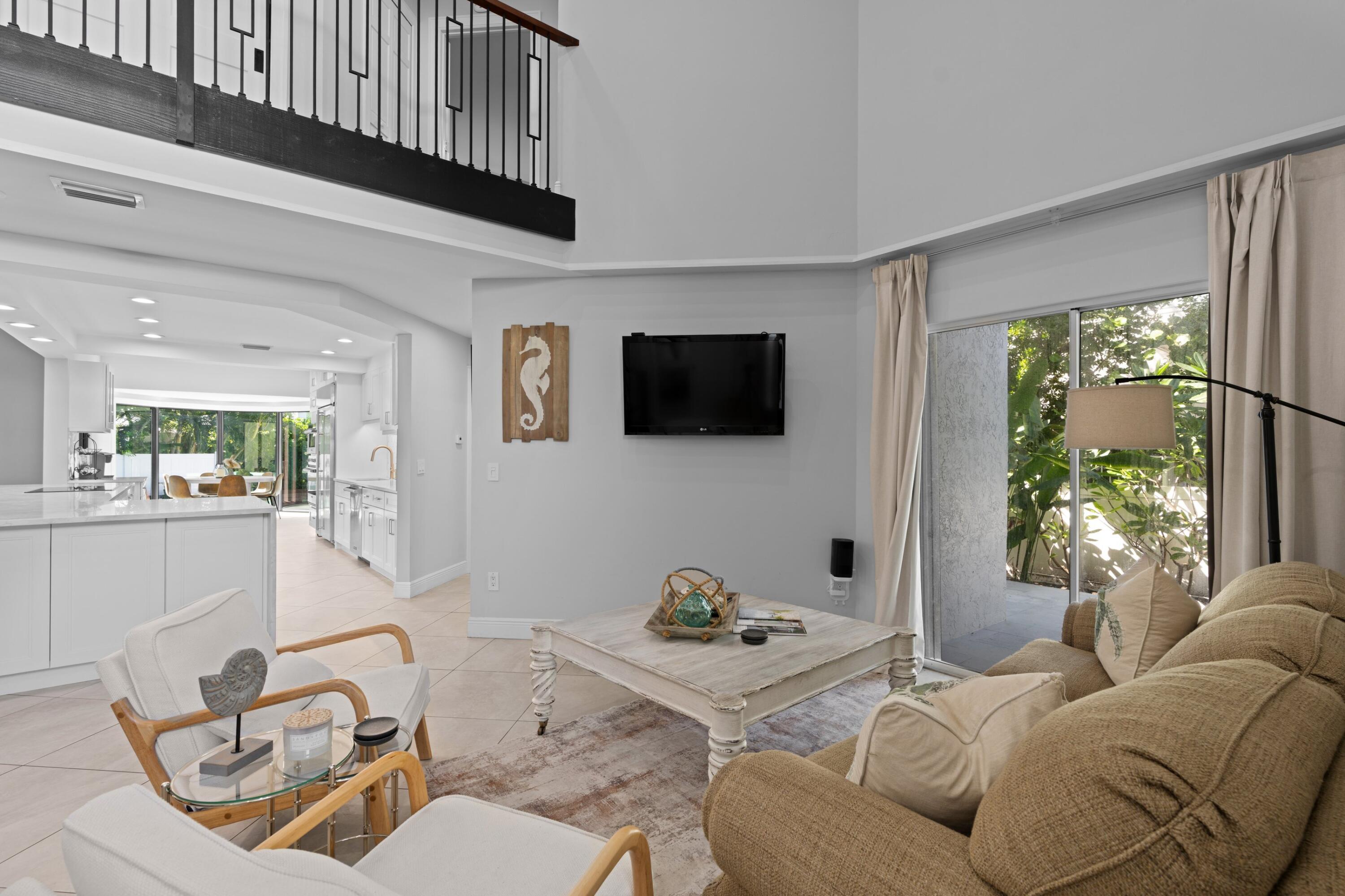 1050 Brooks Lane Delray Beach, FL 33483 - Photo 4 of 53 DSC03598.jpg-SMALL