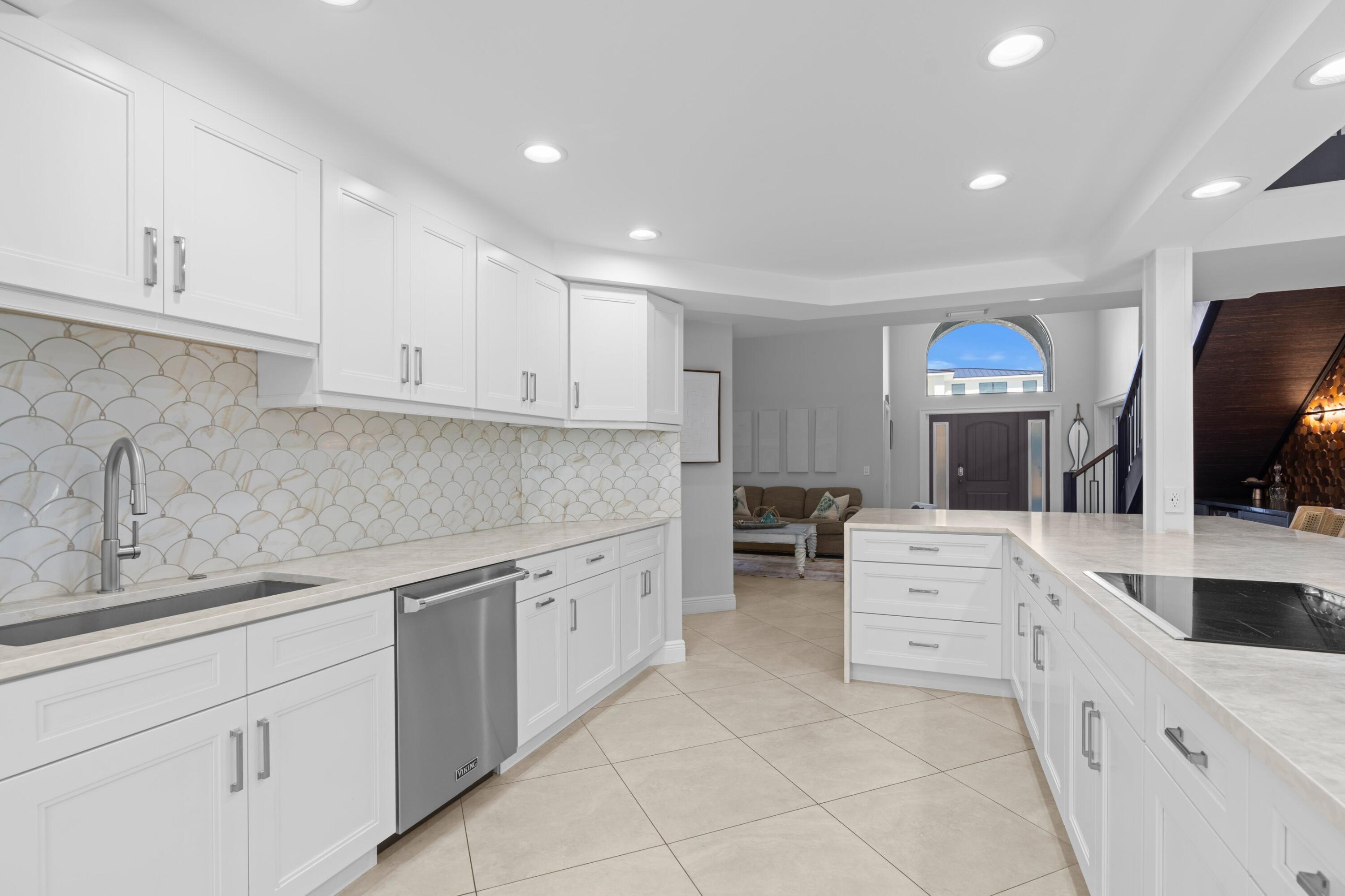 1050 Brooks Lane Delray Beach, FL 33483 - Photo 5 of 53 DSC03643.jpg-SMALL