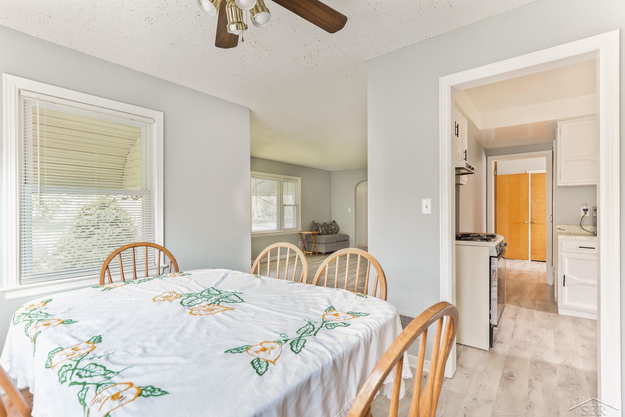 1460 Hemmeter Road Saginaw, MI 48638 - Photo 9 of 43 50109518-8.JPG