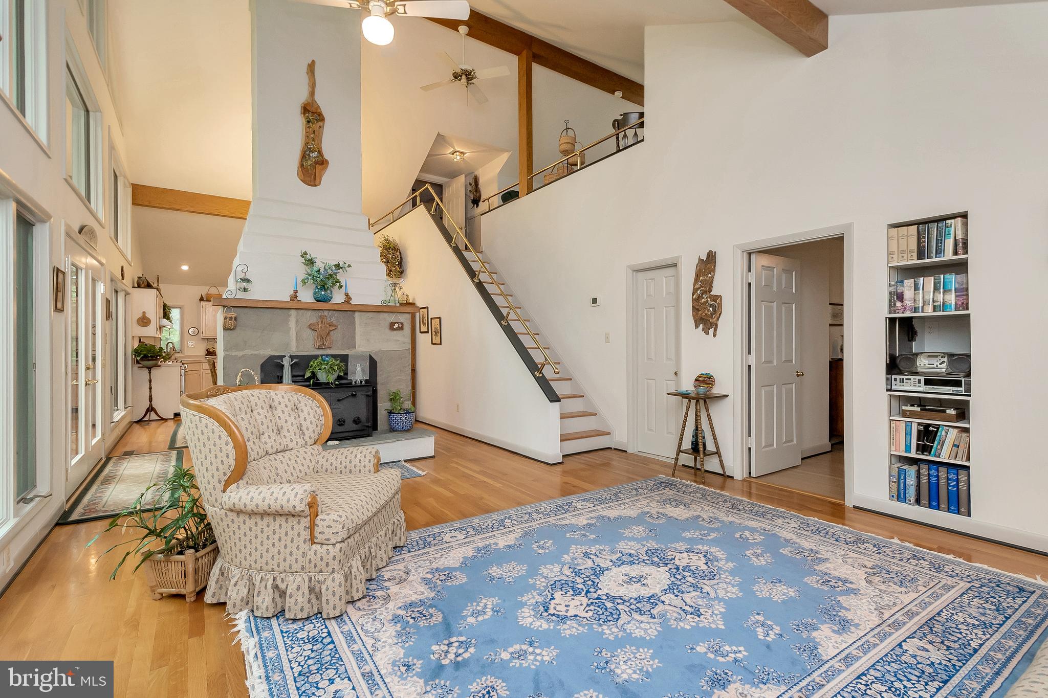 7520 Vermont Road Rhoadesville, VA 22542 - Photo 12 of 27 Charming living area with interesting features