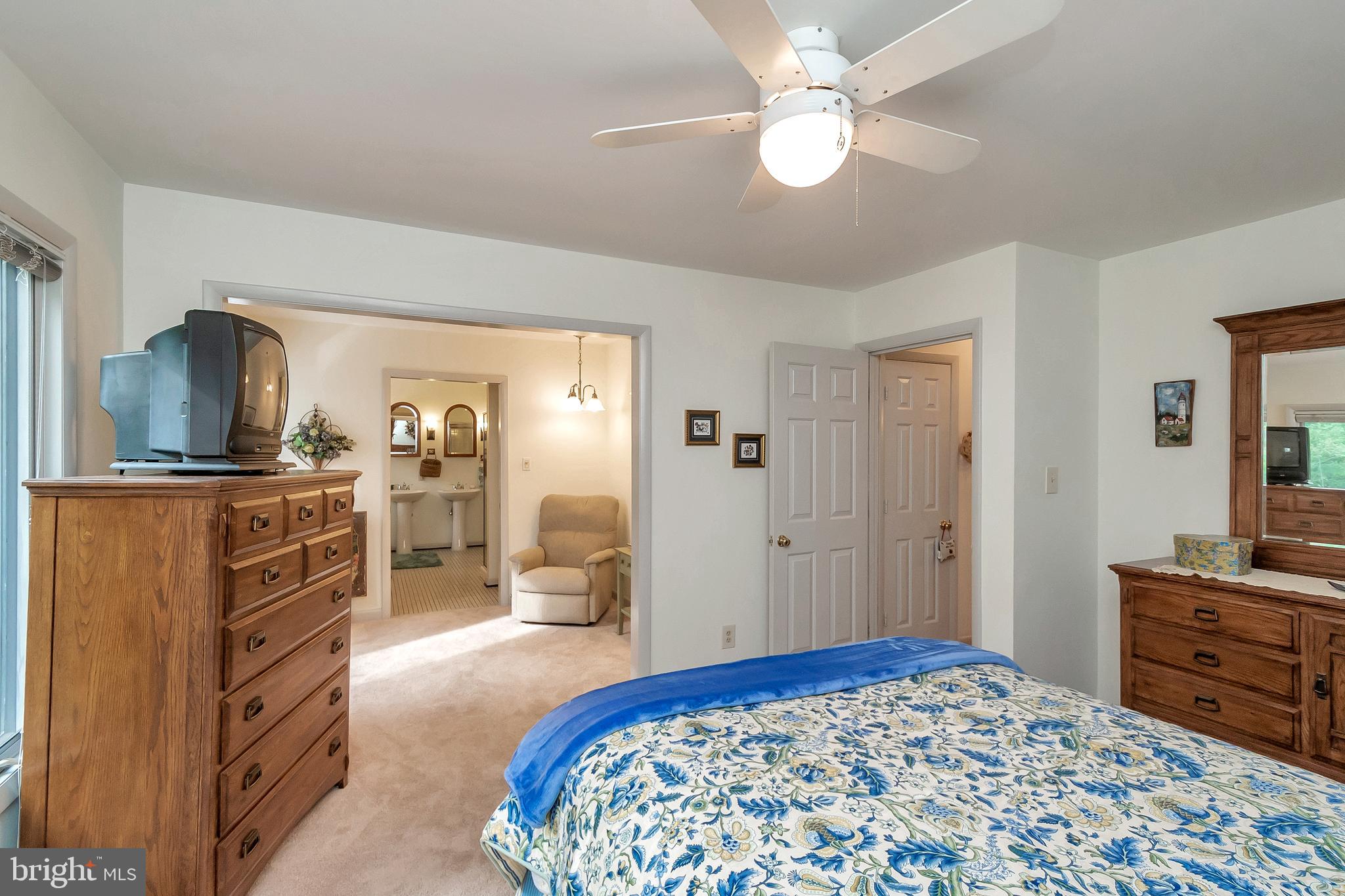 7520 Vermont Road Rhoadesville, VA 22542 - Photo 14 of 27 Main level owners suite w/sitting room